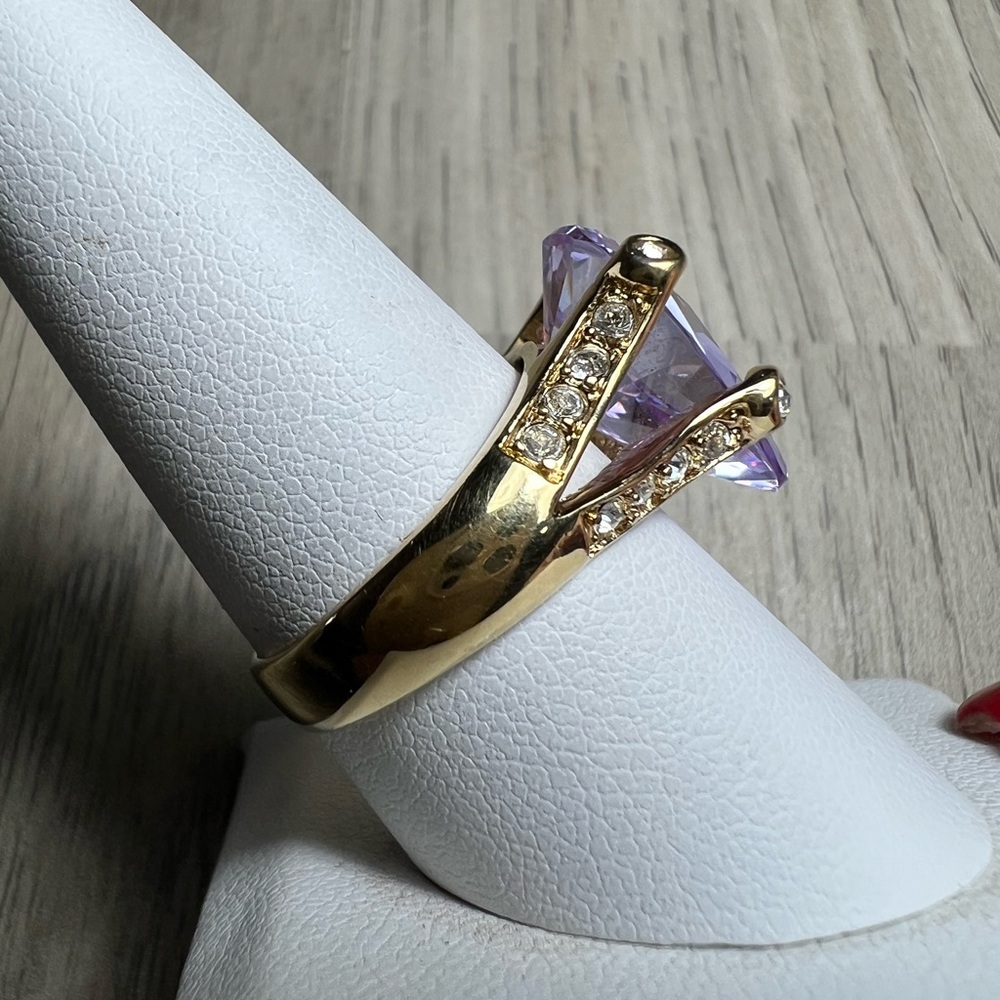 Nolan Miller Glamour Collection Purple Pear Cut Crystal Ring Size 9 - Picture 4 of 7